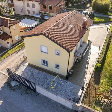 Apartment Mirela *